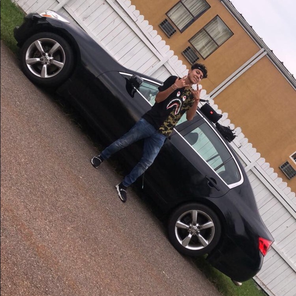 Meet your Posher, Jair